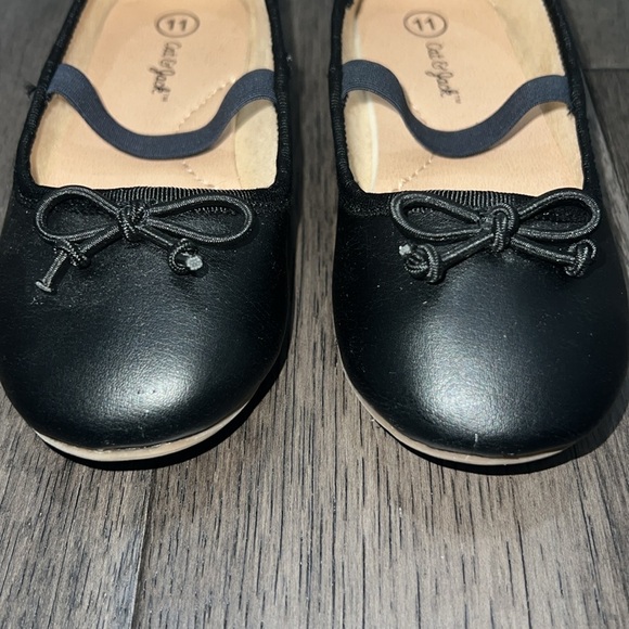 Gently used cat & Jack Mary Jane like flats with a string bow - Picture 2 of 7